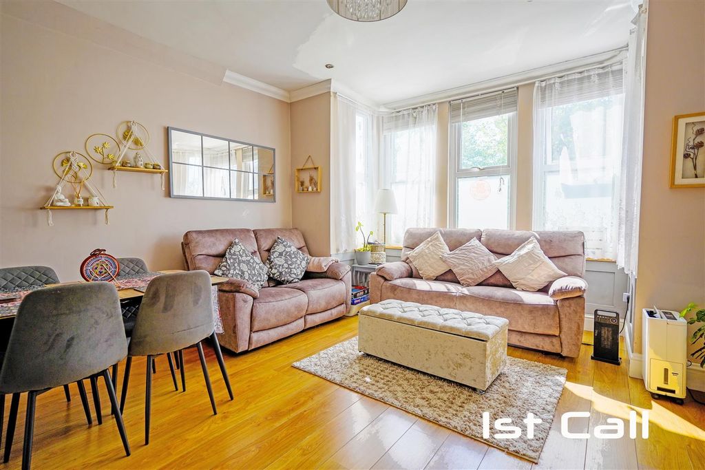 Property photo 2 of 14 Lounge.Jpg