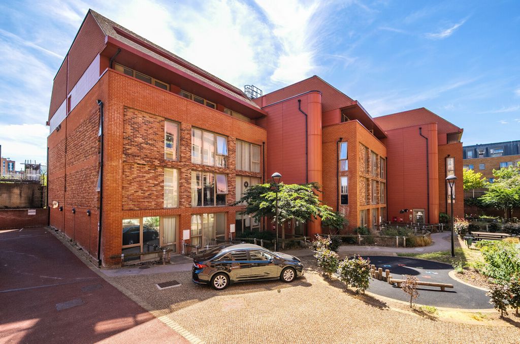 Property photo 1 of 15 1488319-15-6A4Bb0...