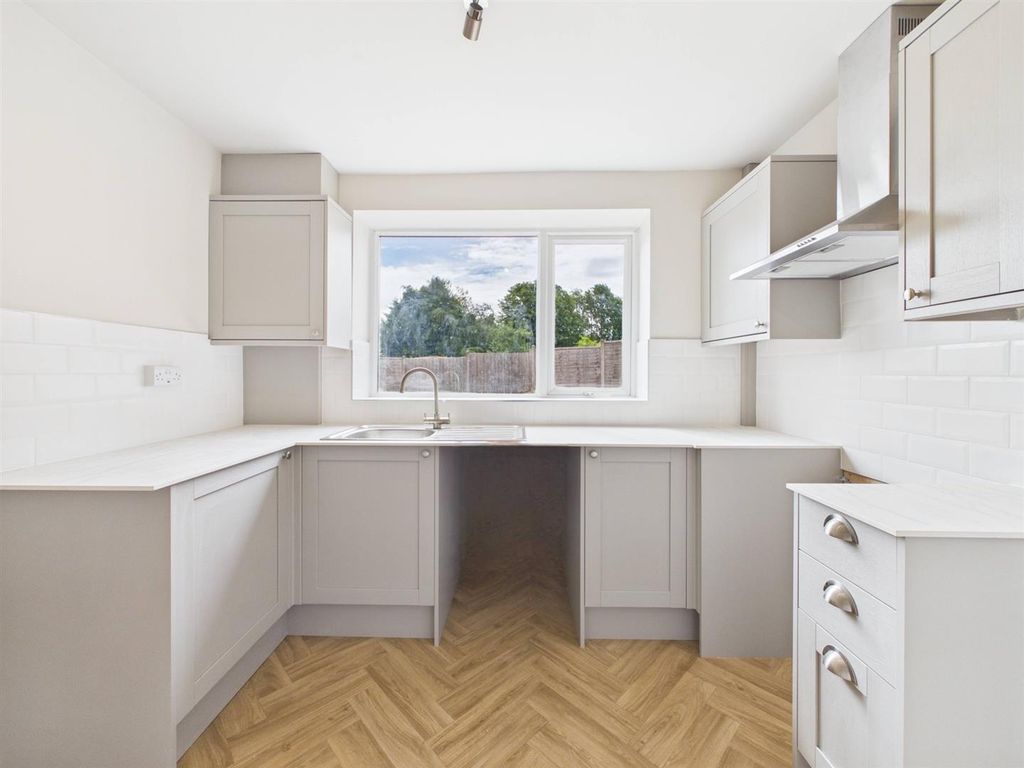 Property photo 2 of 20 Kitchen