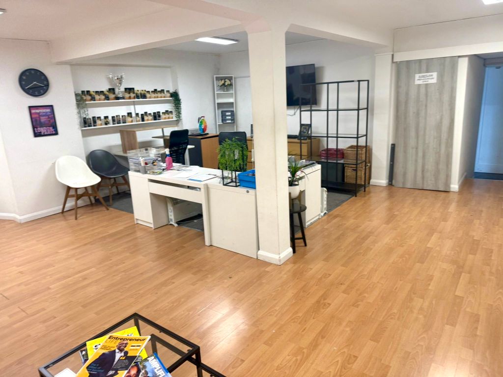 Property photo 3 of 6 6F6A639F-5B41-4Fa7-A44c-58d968c564E5