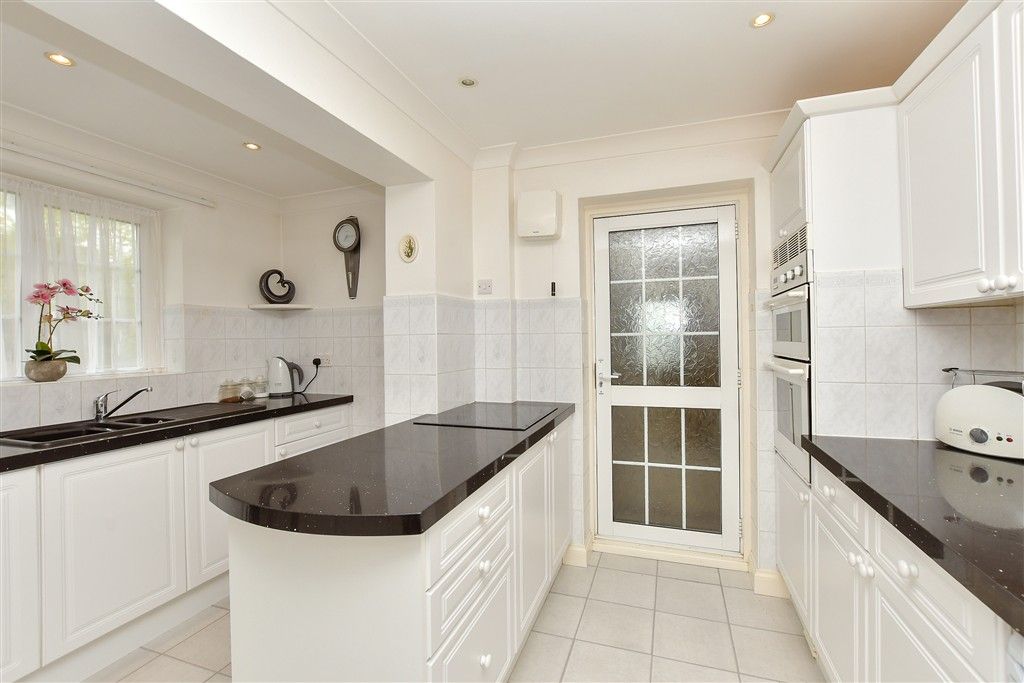 Property photo 3 of 13 Kitchen