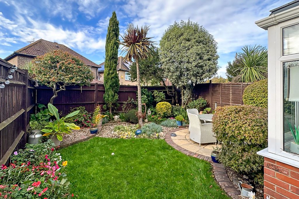 Property photo 3 of 15 Picture No. 12