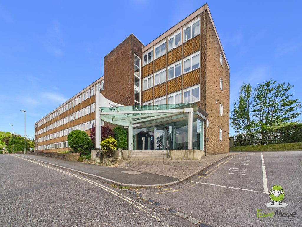 Property photo 1 of 9 Ewemove Basingstoke Wella House External