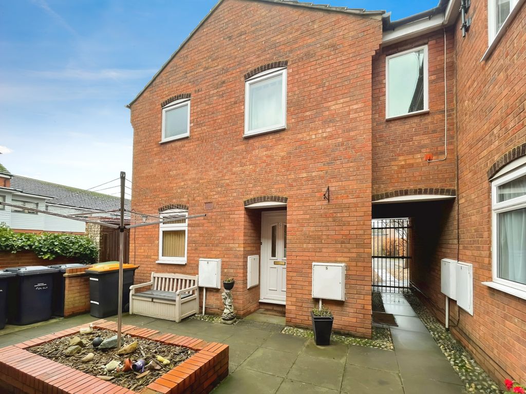 Property photo 2 of 14