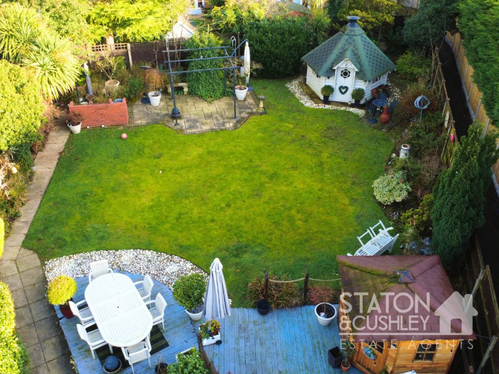 Property photo 2 of 39