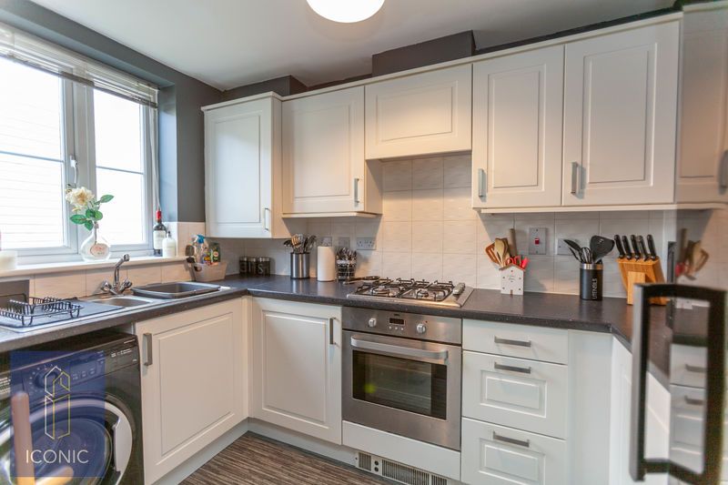 Property photo 3 of 9 Photo 6