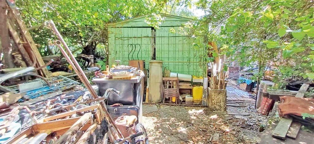 Property photo 1 of 2