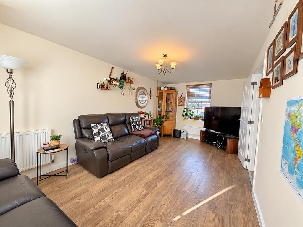 Property photo 3 of 18 48D76428-3Cef-4072-Bf32-D31Fddaa0Fbe