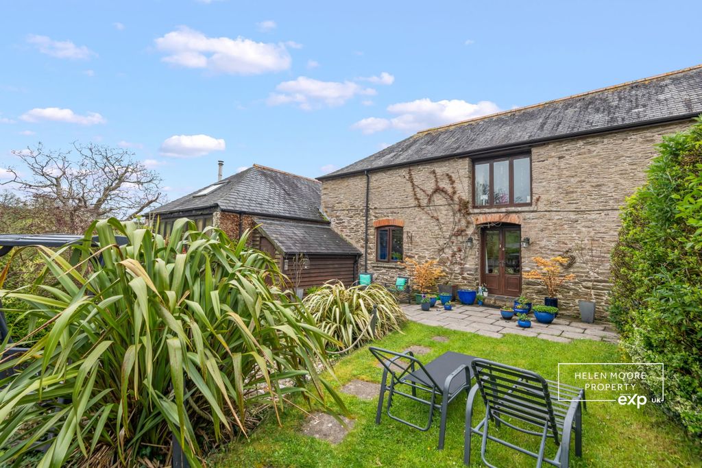 Property photo 1 of 18