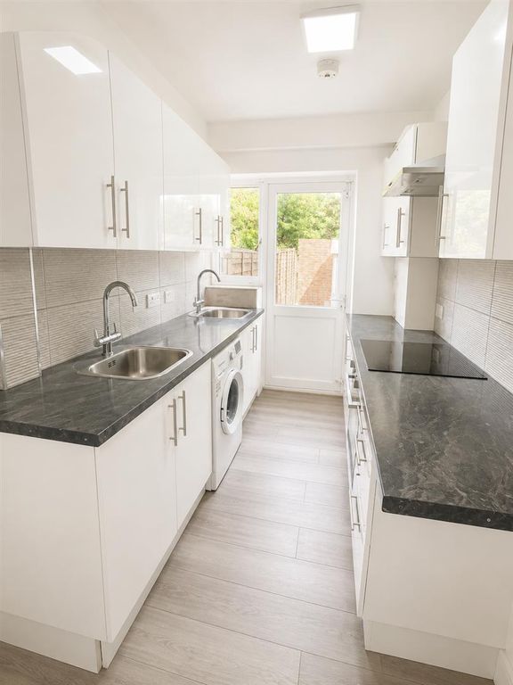 Property photo 2 of 12 7F372172-35Da-4384-A357-Afadff10Dd0c.Png