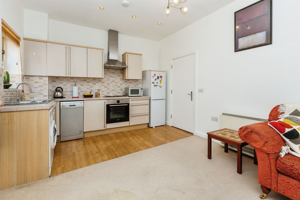 Property photo 3 of 15