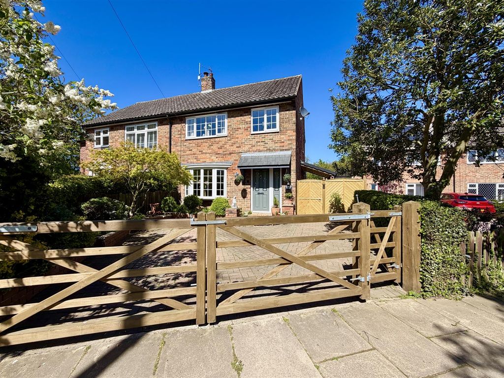Property photo 1 of 34