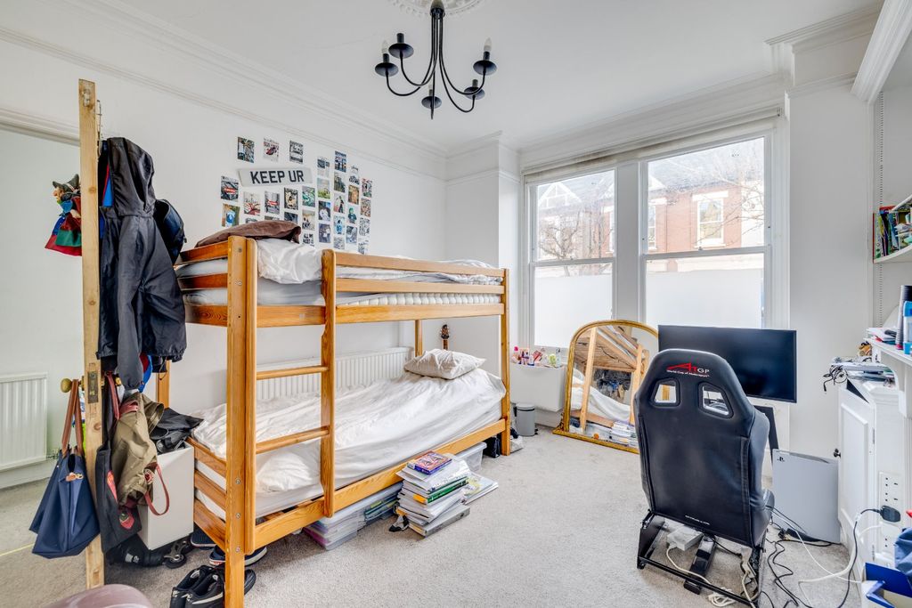 Property photo 3 of 6