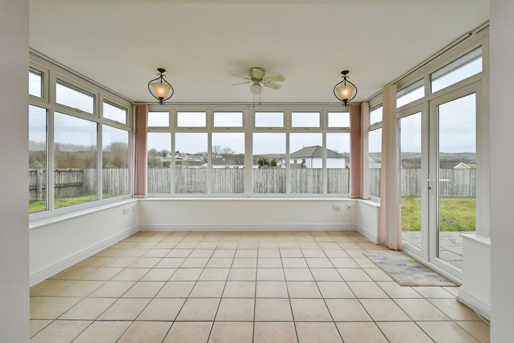 Property photo 3 of 19 Photo