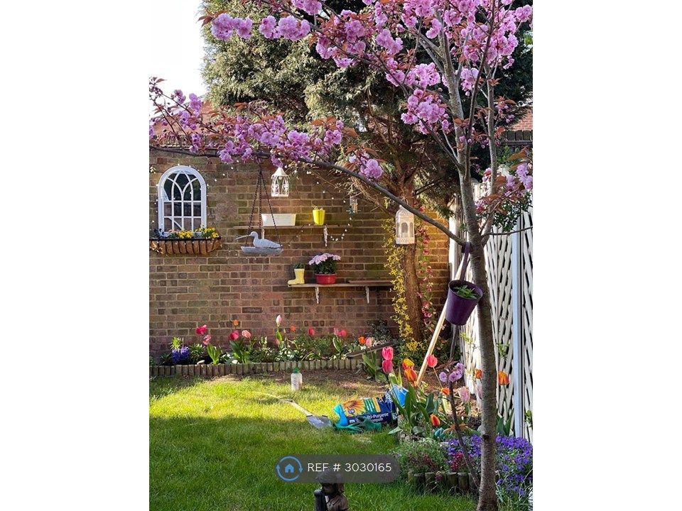 Property photo 2 of 14 Garden Springtime Picture