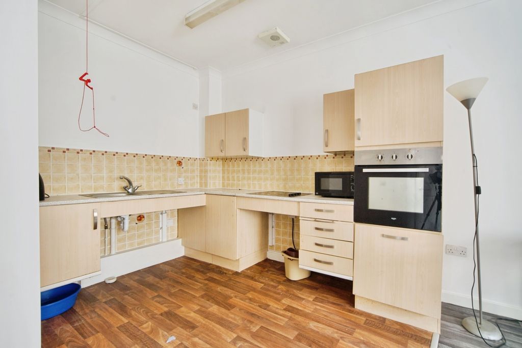 Property photo 3 of 17 Photo