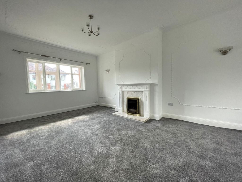 Property photo 3 of 15 Picture No. 12
