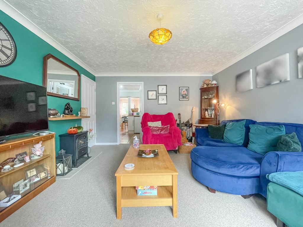 Property photo 3 of 25