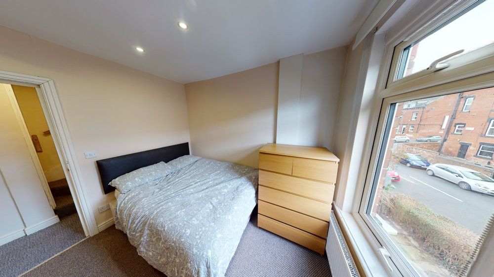 Property photo 2 of 11 Bright And Welcoming Bedroom Featuring A Double Be...