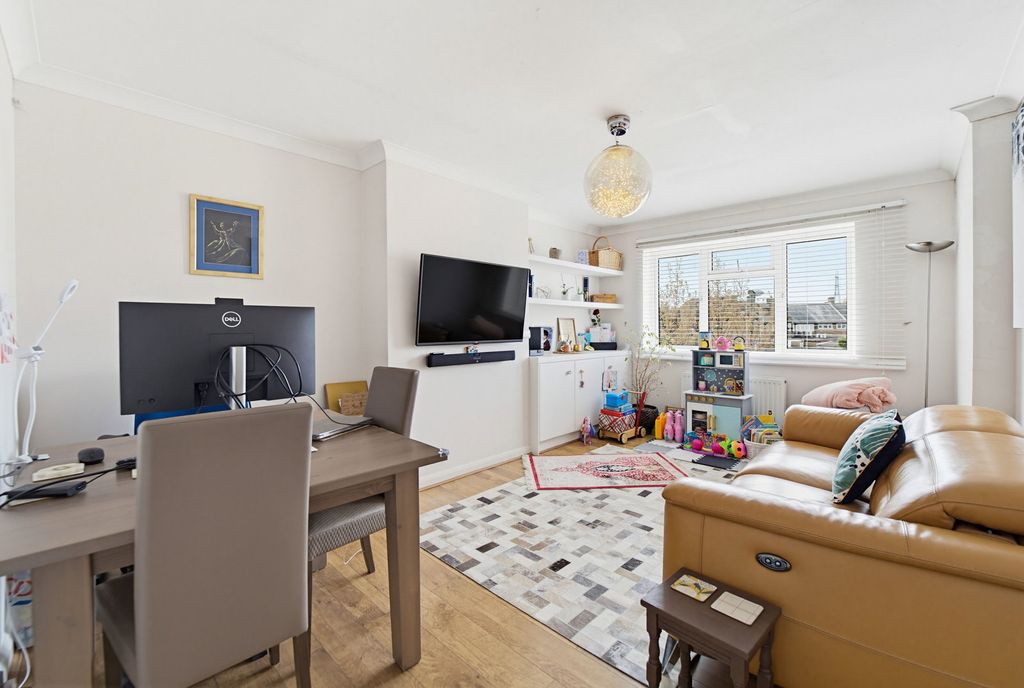 Property photo 2 of 11