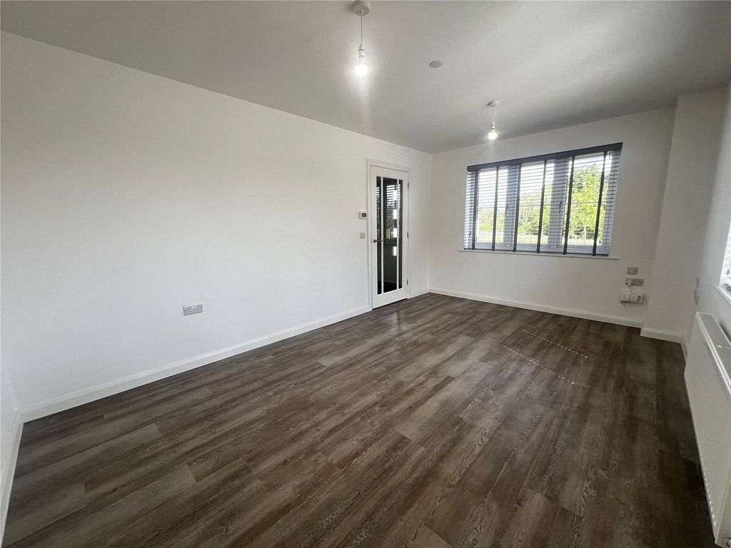 Property photo 3 of 19 Picture No. 28