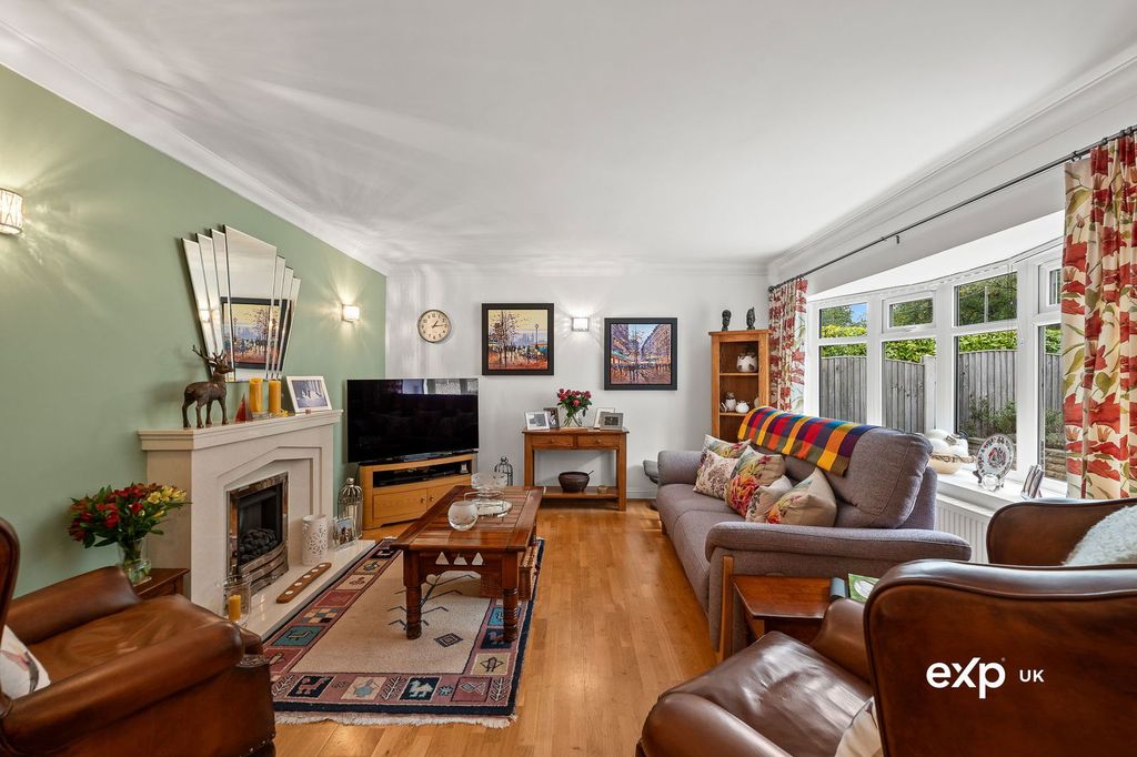 Property photo 2 of 31