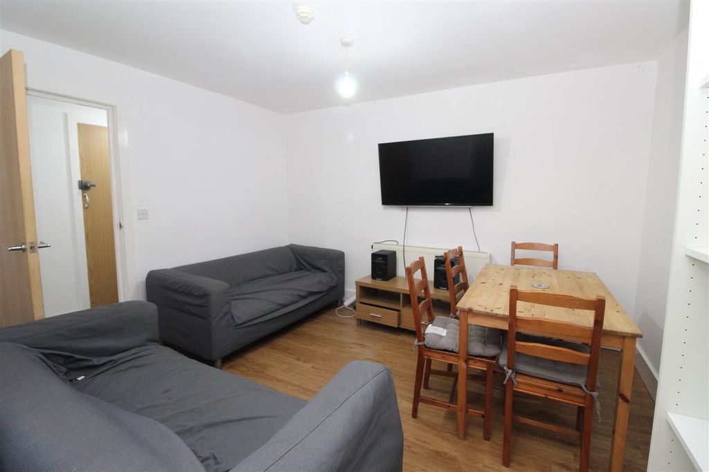 Property photo 2 of 12 Img_4978.Jpg
