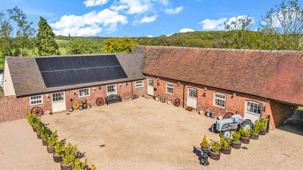 Property photo 2 of 35