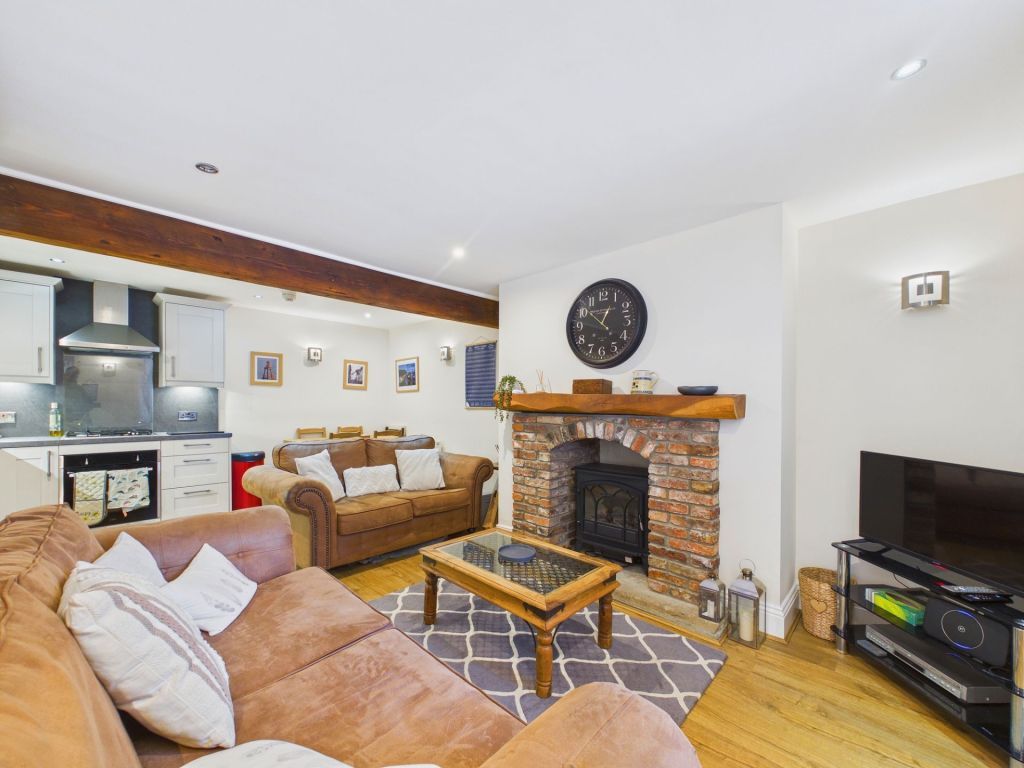 Property photo 2 of 20