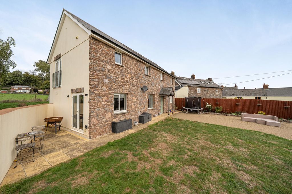 Property photo 2 of 19 Rear Garden