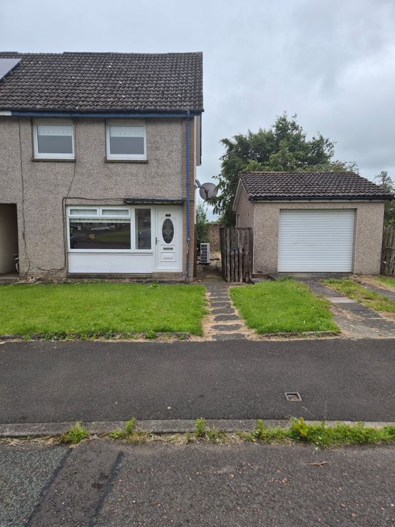 Property photo 2 of 32
