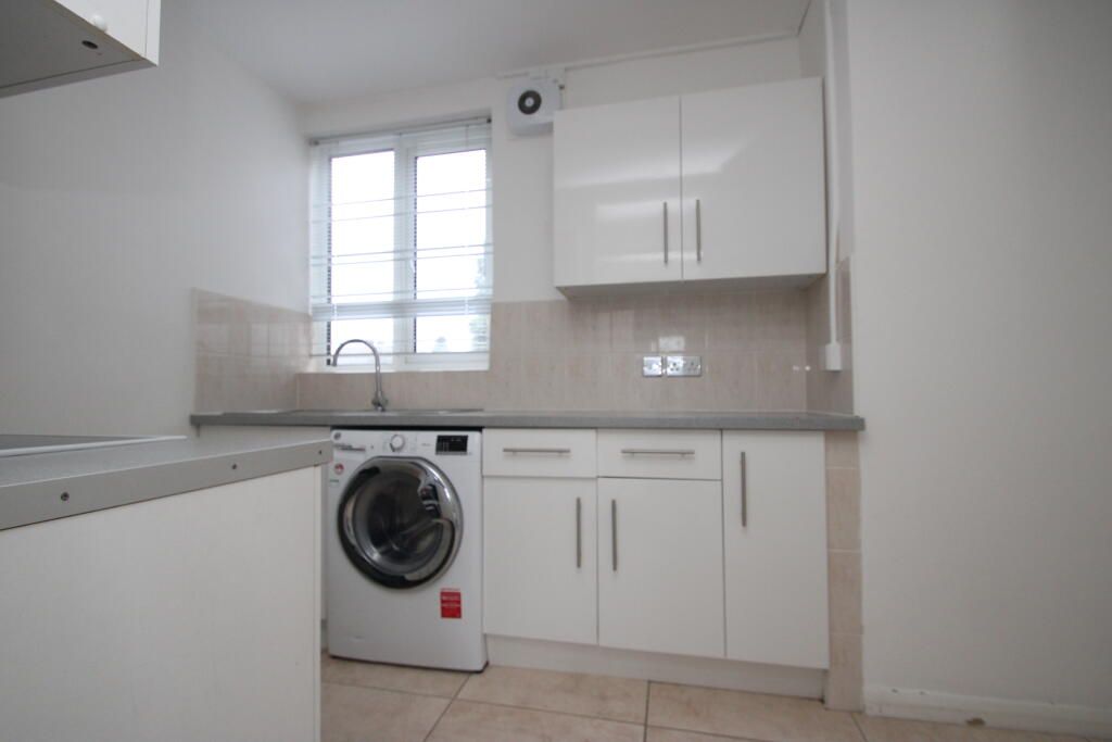 Property photo 2 of 5 Kitchen