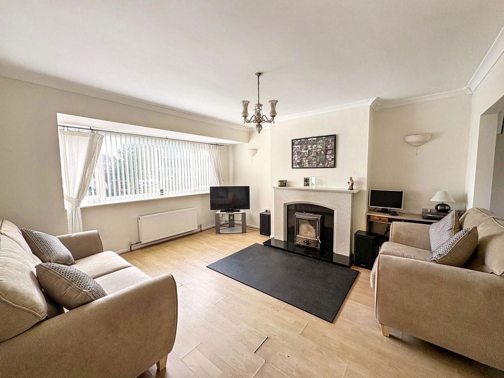 Property photo 2 of 27
