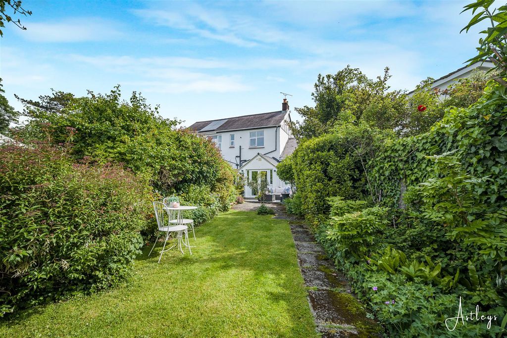 Property photo 1 of 27