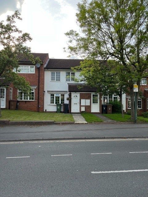 Property photo 1 of 14 2 Bed Terraced House For Sale Richmond Road, Solihull B92