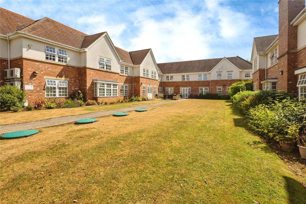 Property photo 1 of 15 Gardens