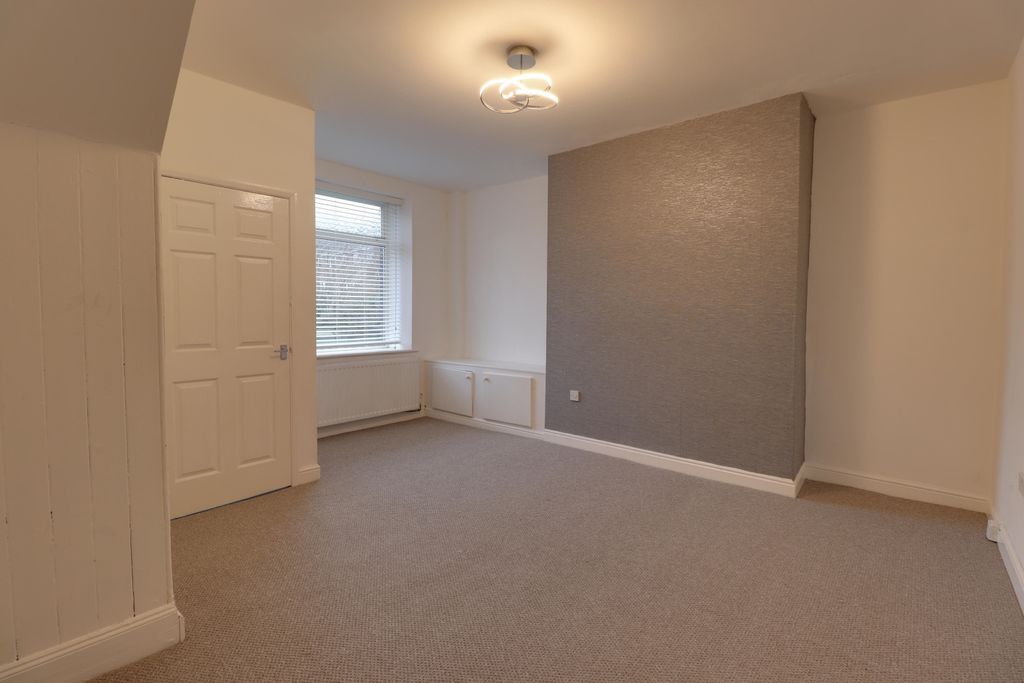 Property photo 2 of 10 Living Room 1