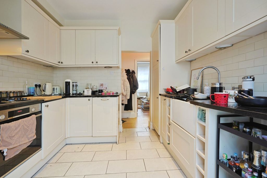Property photo 3 of 15 Kitchen