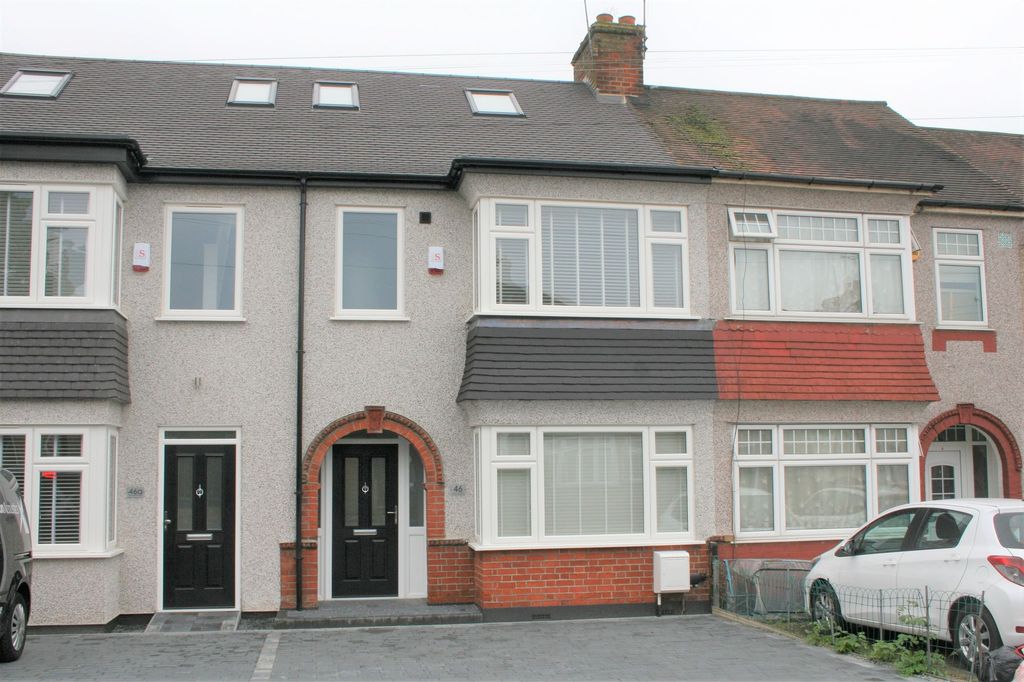 Property photo 1 of 10 Front