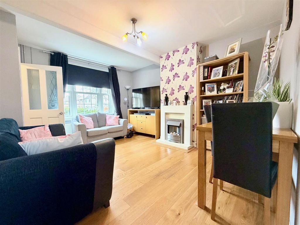 Property photo 3 of 12 5.Jpg