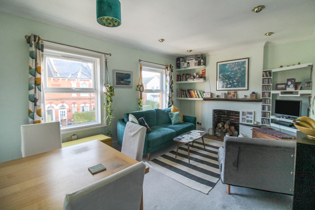 Property photo 2 of 11