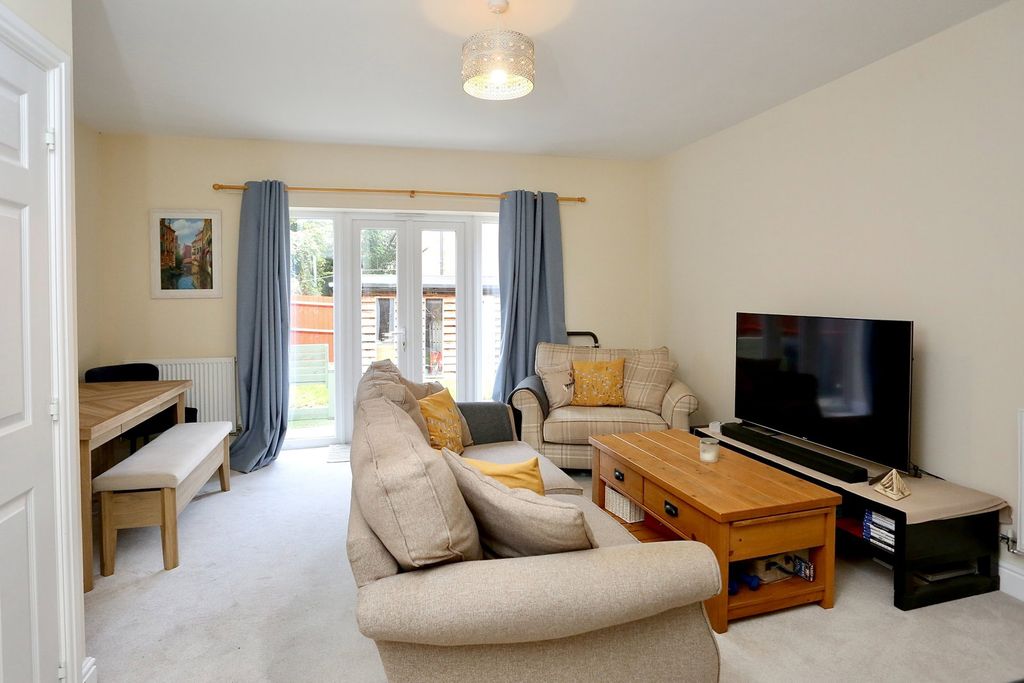 Property photo 2 of 28