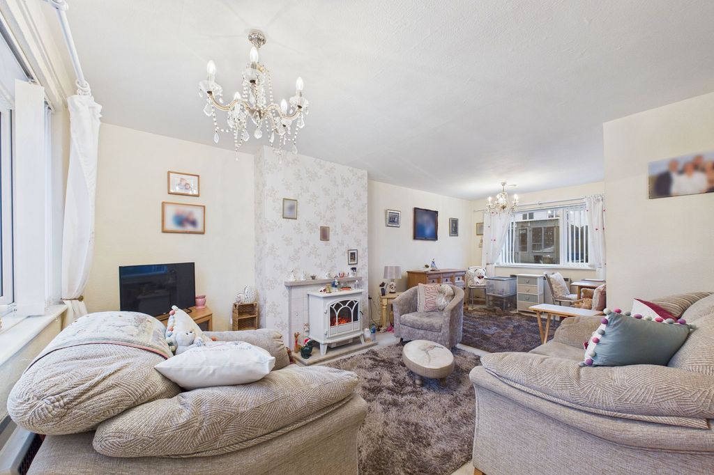 Property photo 3 of 14