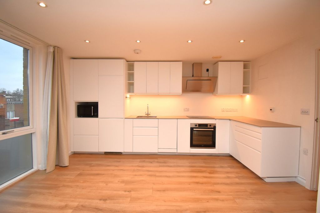 Property photo 3 of 14 Kitchen