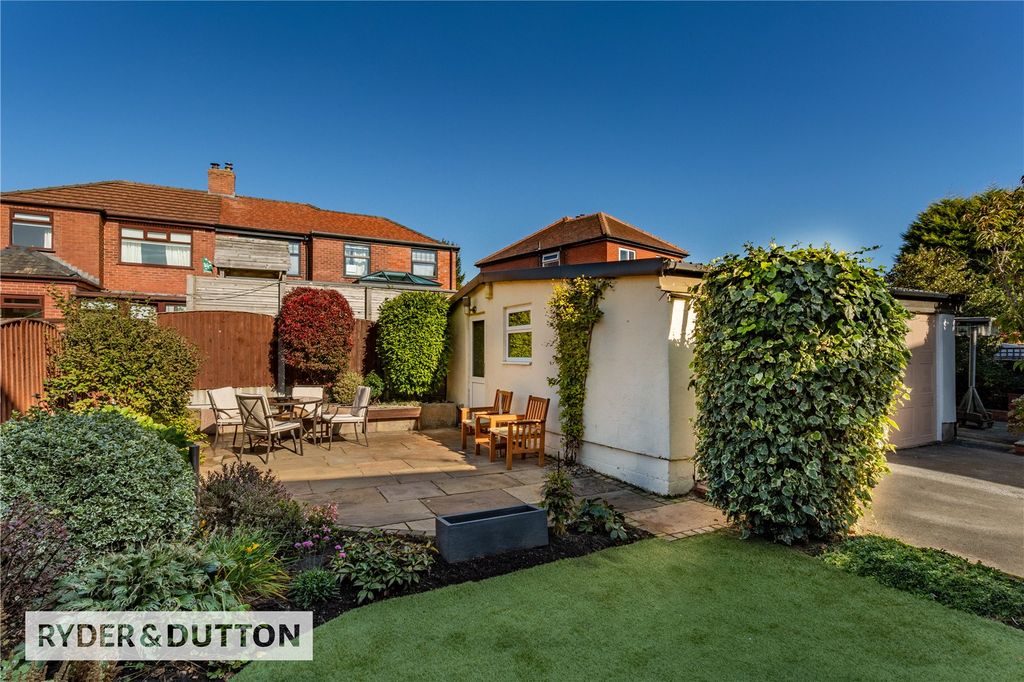 Property photo 3 of 28 Garden