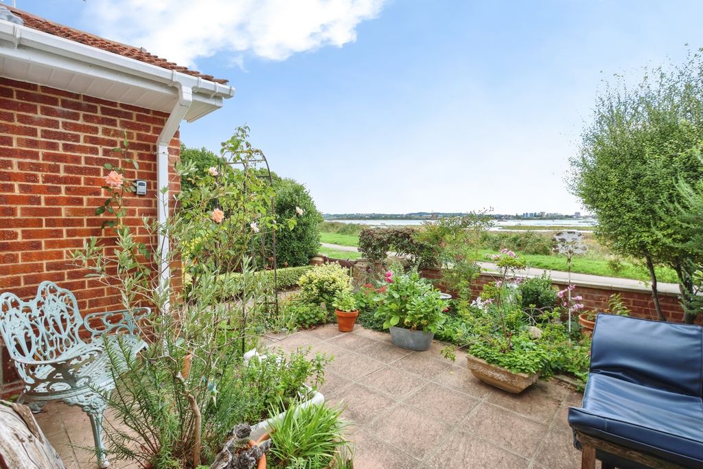 Property photo 3 of 17 Pbox-Img.Jpg