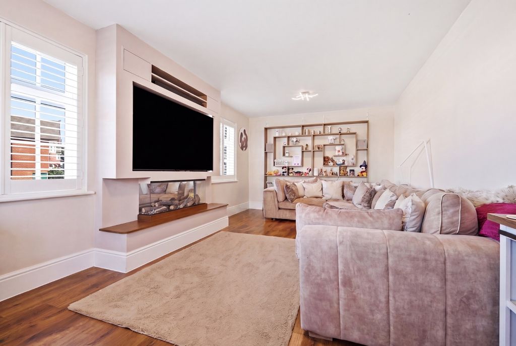 Property photo 3 of 32 4773314