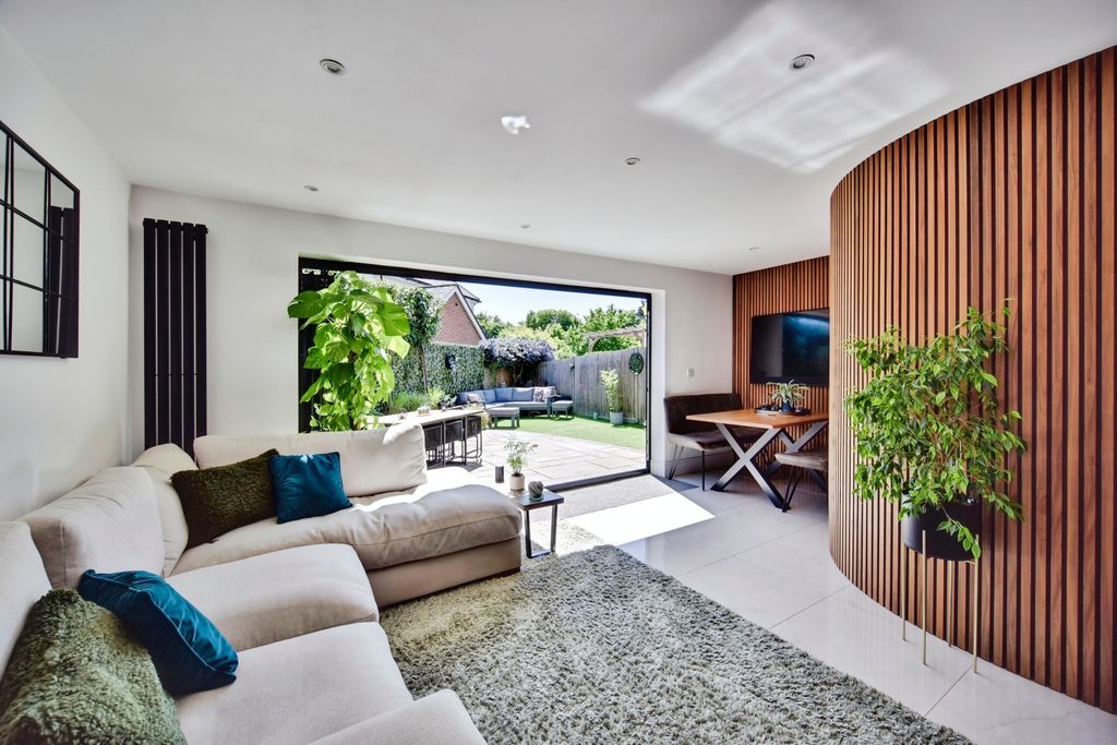 Property photo 3 of 20 Fbb_1504Edit