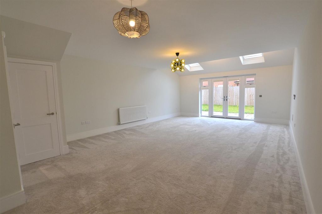 Property photo 2 of 14 Livingroom.Jpg