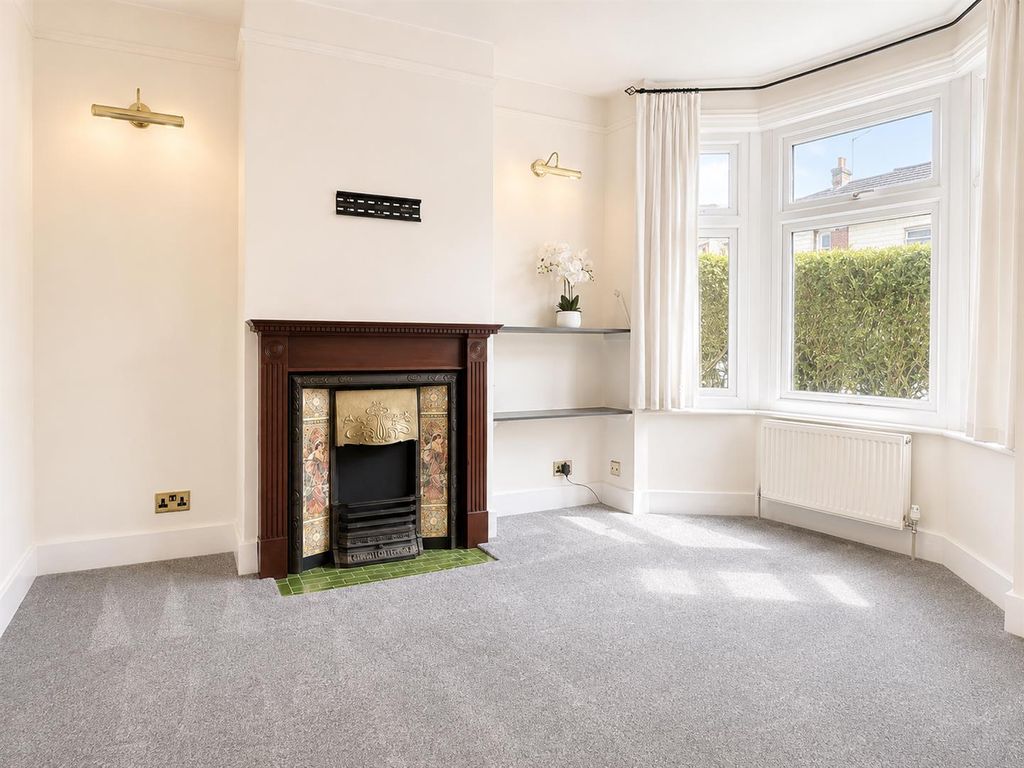 Property photo 2 of 9 Coopers Estate Agents